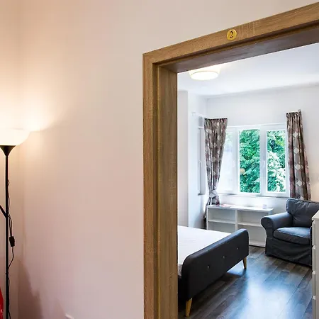 Center Big Family With Garden View Apartment