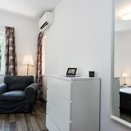 Apartment Center Big Family With Garden View *