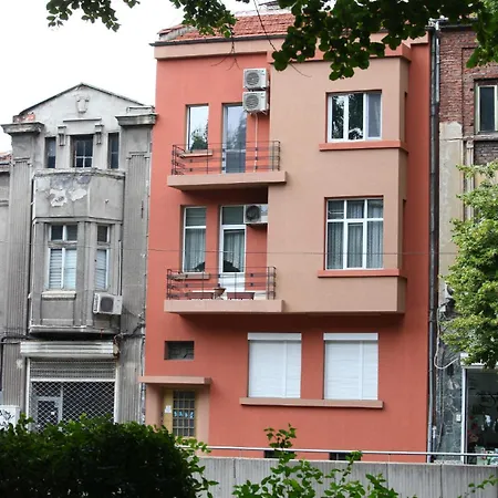 Center Big Family With Garden View Apartment